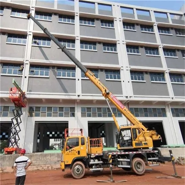 井研高楼层玻璃吊装